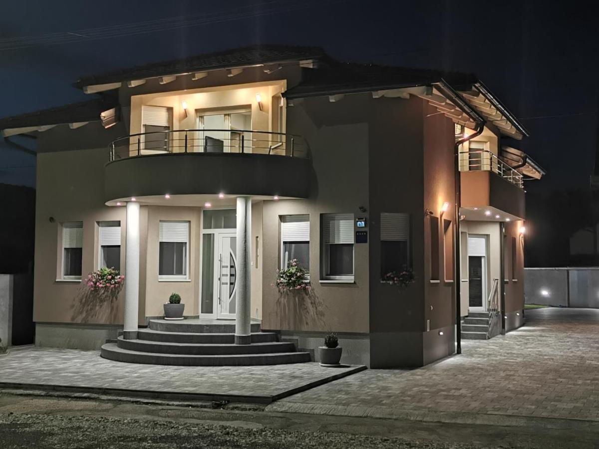 Apartman Bozur **** Satnica Dakovacka Экстерьер фото
