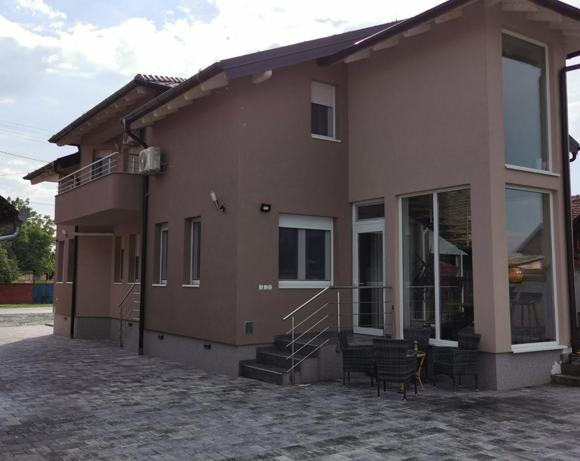 Apartman Bozur **** Satnica Dakovacka Экстерьер фото