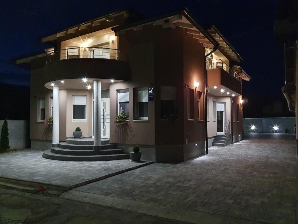 Apartman Bozur **** Satnica Dakovacka Экстерьер фото